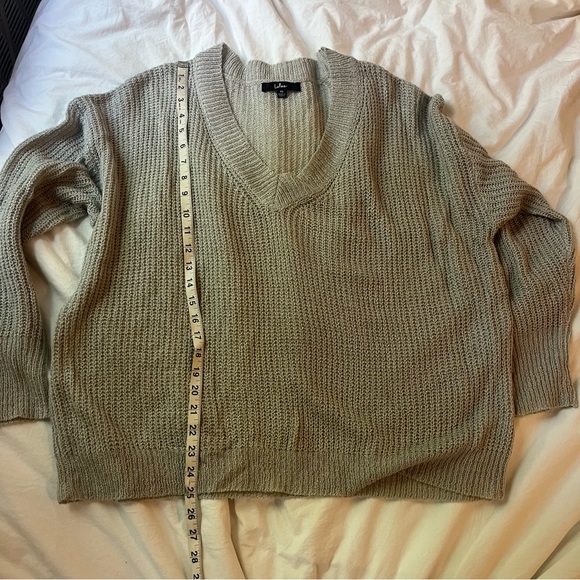Lulu's Gray V-Neck Lightweight Sweater size XL - Picture 8 of 11